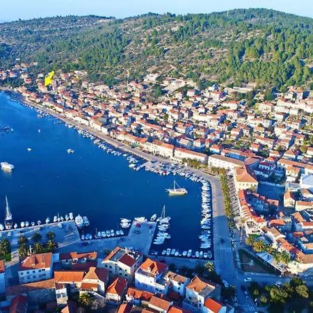 Sunshine - Two Bedroom With Balcony And Sea View