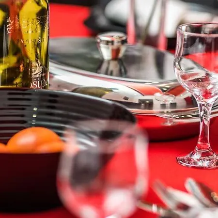 Sunshine - Two Bedroom With Balcony And Sea View