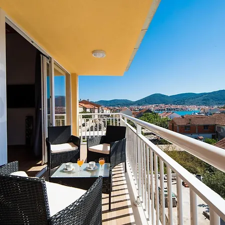 Sunshine - Two Bedroom With Balcony And Sea View Vela Luka