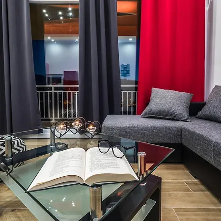 Sunshine - Two Bedroom With Balcony And Sea View شقة فيلا لوكا