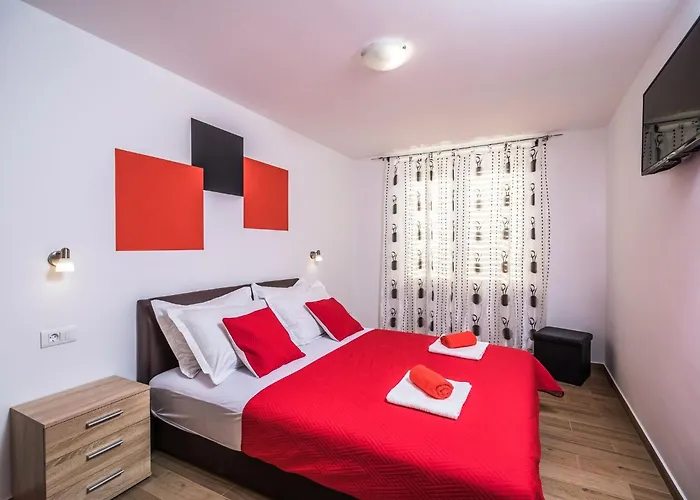 Sunshine - Two Bedroom With Balcony And Sea View شقة فيلا لوكا