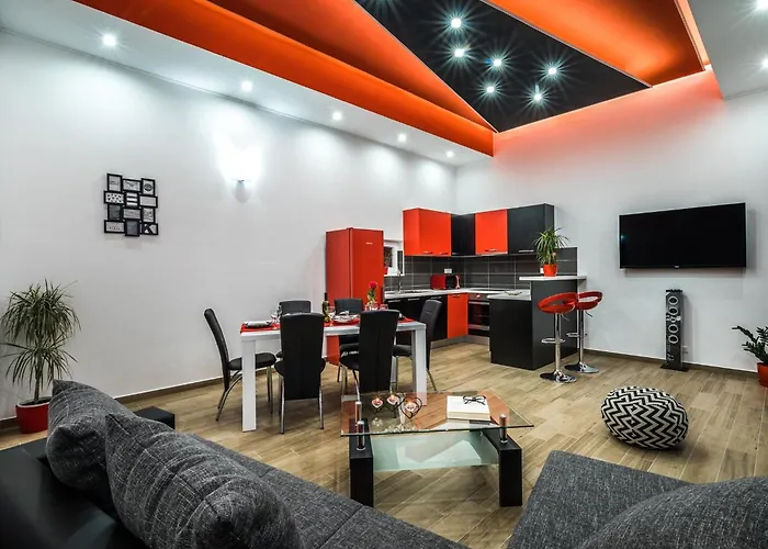 شقة Sunshine - Two Bedroom With Balcony And Sea View فيلا لوكا