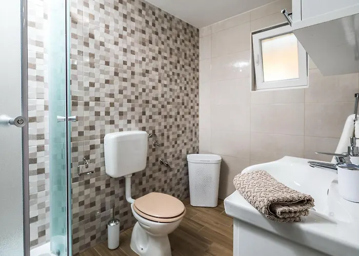 Sunshine - Two Bedroom With Balcony And Sea View شقة