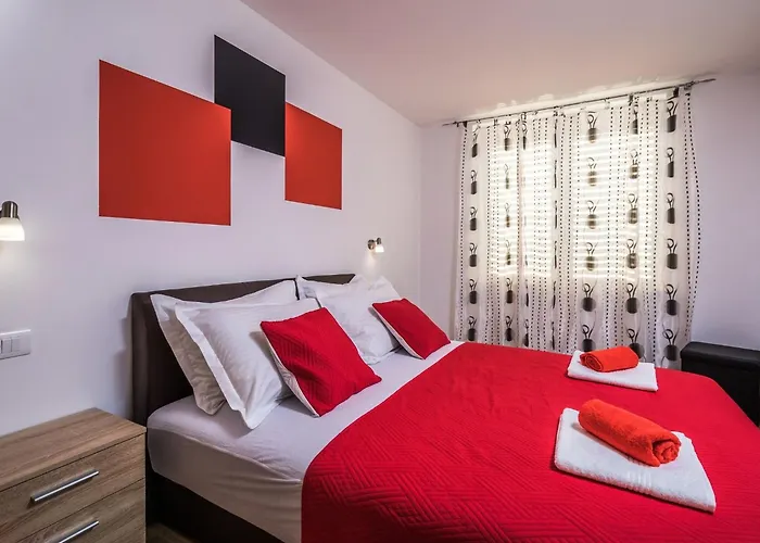 Sunshine - Two Bedroom With Balcony And Sea View شقة